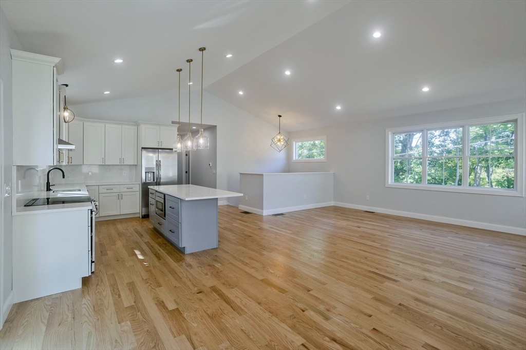 55 Woodrow Street Springfield, MA 01119 - Photo 9 of 37