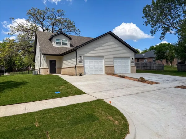 $439,000 | 411-413 West Dulin Street, Sherman, TX 75090