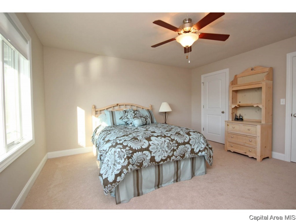 9 Waters Edge Boulevard, Unit 12 Springfield, IL 62712 - Photo 16 of 35 Gallery Image 16