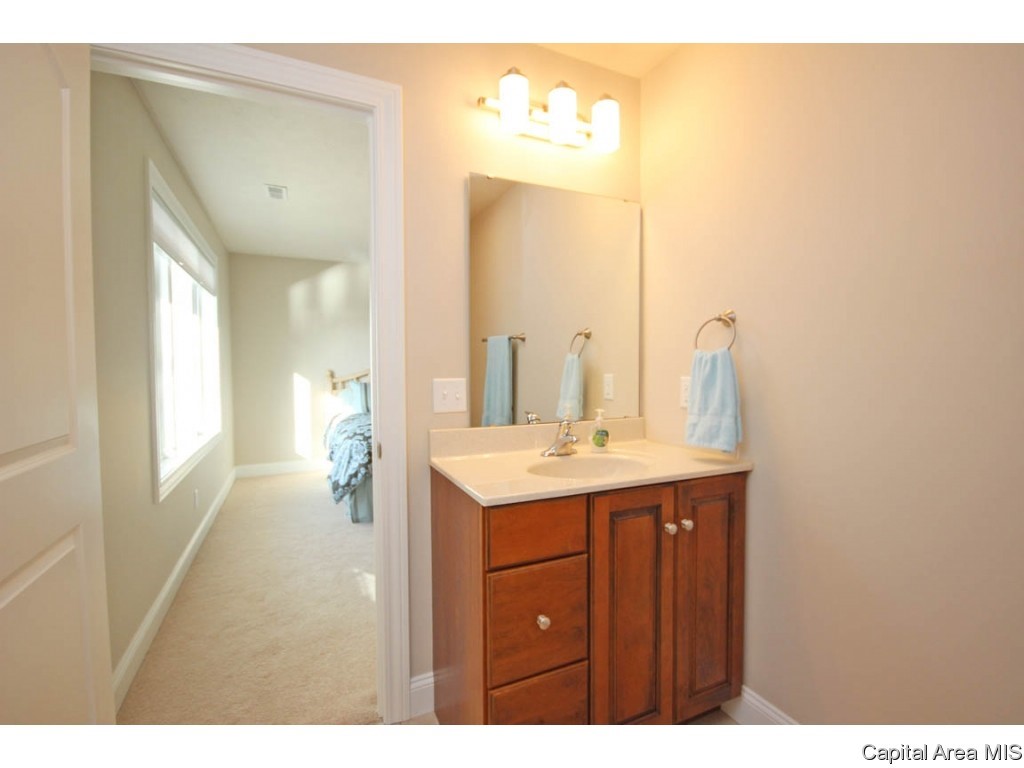 9 Waters Edge Boulevard, Unit 12 Springfield, IL 62712 - Photo 19 of 35 Gallery Image 19