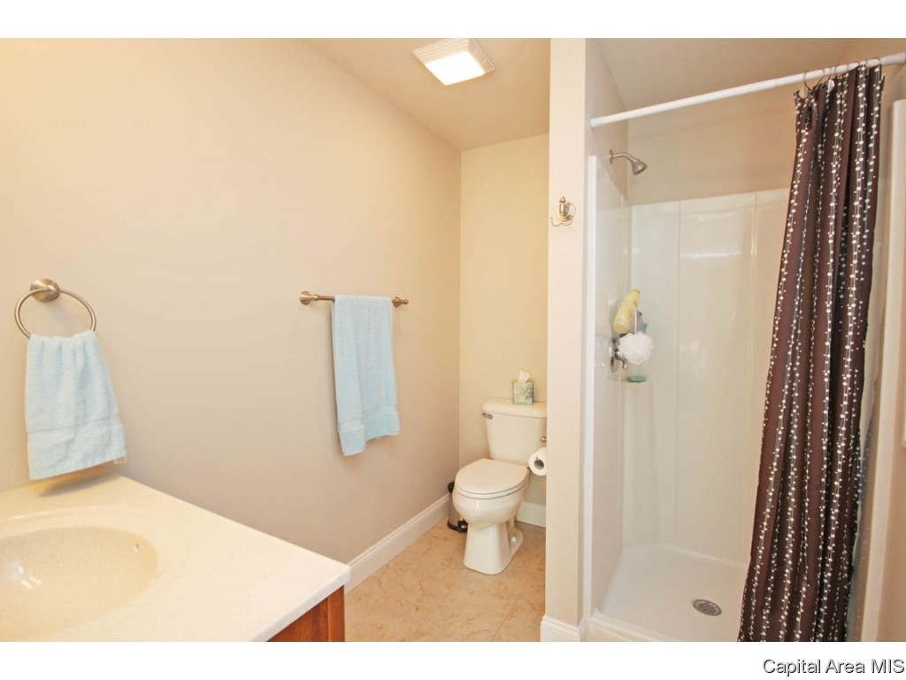 9 Waters Edge Boulevard, Unit 12 Springfield, IL 62712 - Photo 20 of 35 Gallery Image 20