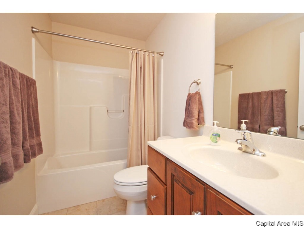 9 Waters Edge Boulevard, Unit 12 Springfield, IL 62712 - Photo 25 of 35 Gallery Image 25