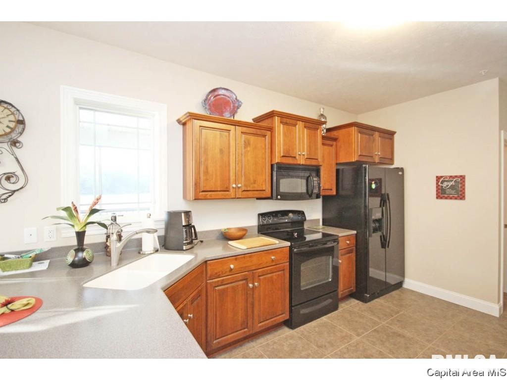 9 Waters Edge Boulevard, Unit 12 Springfield, IL 62712 - Photo 10 of 35 Gallery Image 10