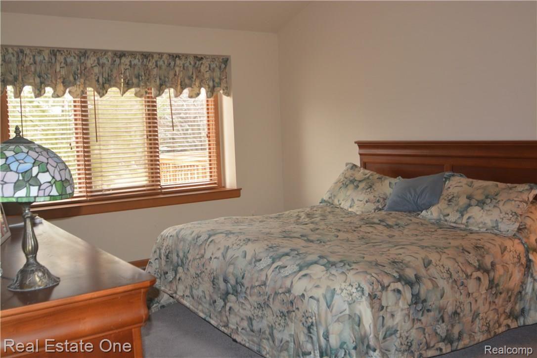 4232 Oak Tree Circle Rochester, MI 48306 - Photo 18 of 39 DSC_0172.JPG