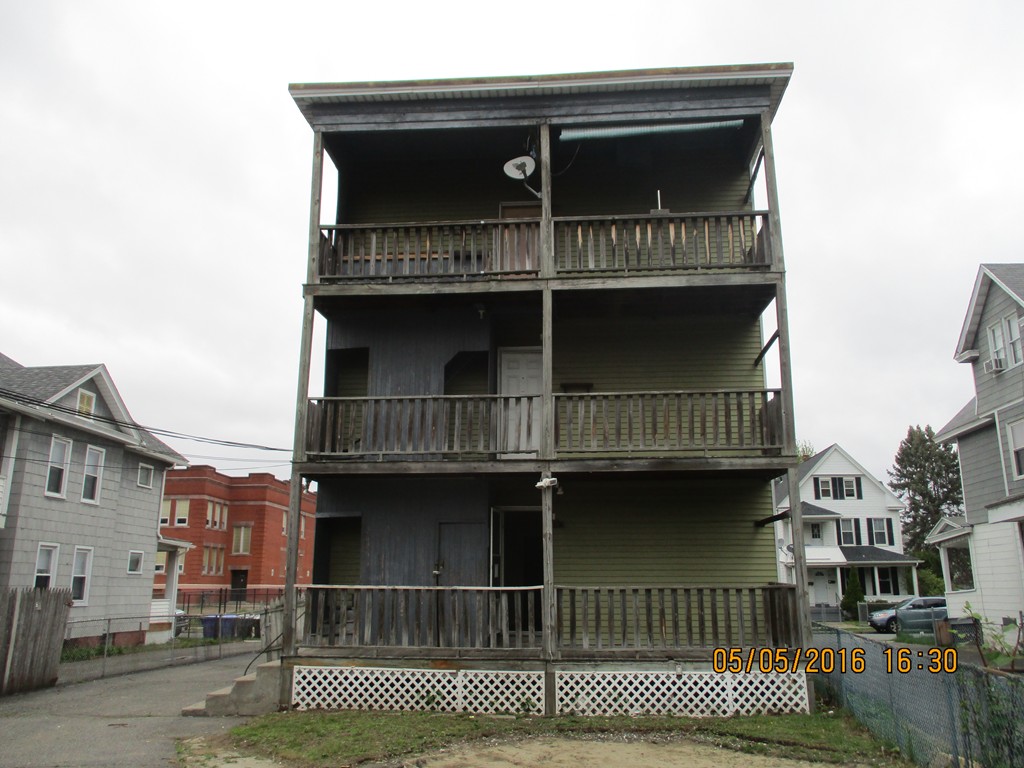 69-71 Bloomfield Street Springfield, MA 01108 - Photo 4 of 25 Gallery Image 4