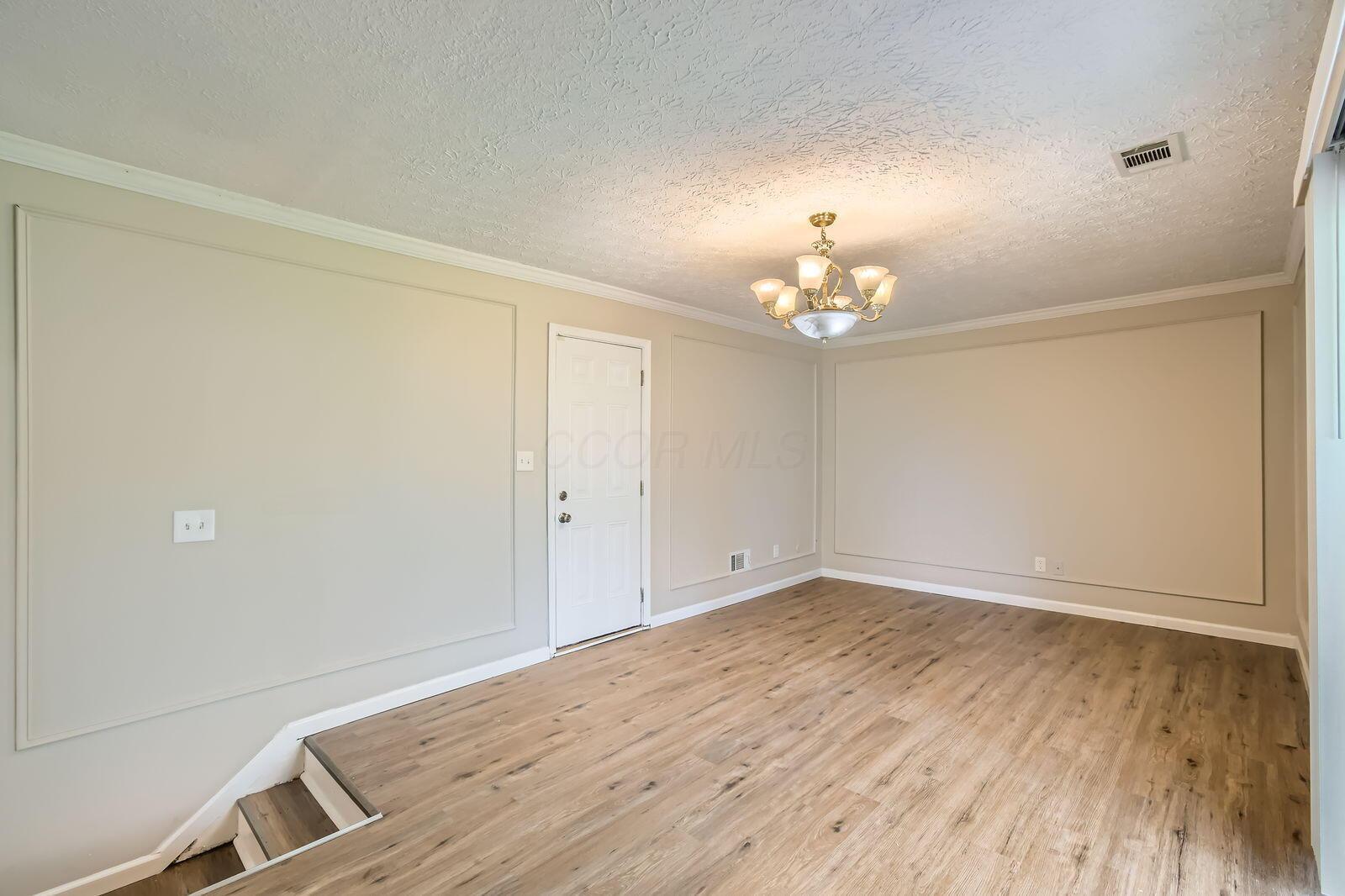 4710 Heaton Road Columbus, OH 43229 - Photo 7 of 28 4710 Heaton Rd - Web Quality - 007 - 07