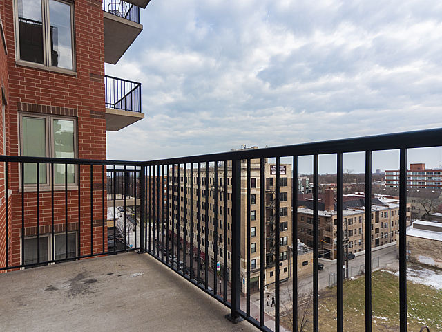 515 Main Street, Unit 707 Evanston, IL 60202 - Photo 12 of 12 a view of a balcony