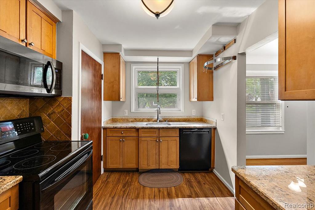 1493 East Melton Road Birmingham, MI 48009 - Photo 12 of 38