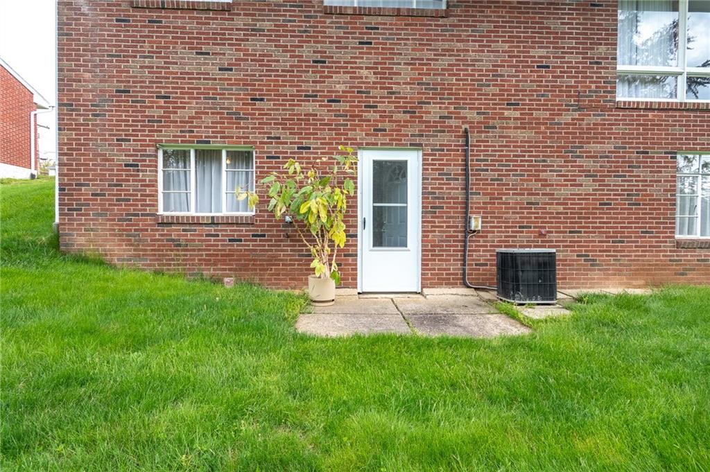 146 Ridgeview Drive Aliquippa, PA 15001 - Photo 18 of 20 Lush green grass!