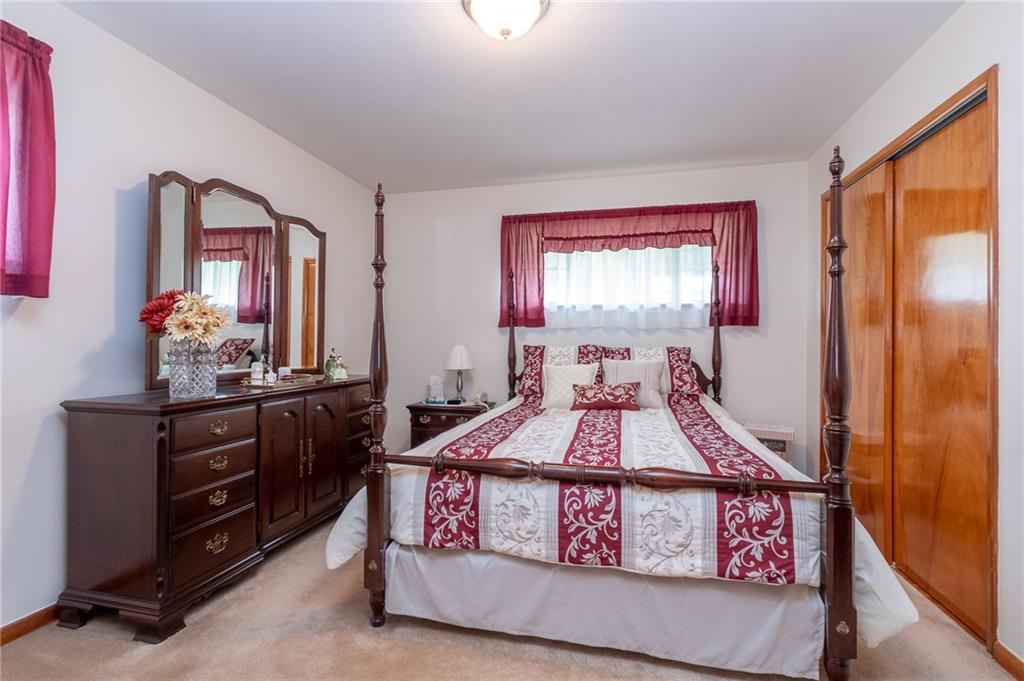 146 Ridgeview Drive Aliquippa, PA 15001 - Photo 9 of 20 Master bedroom with large double closest.