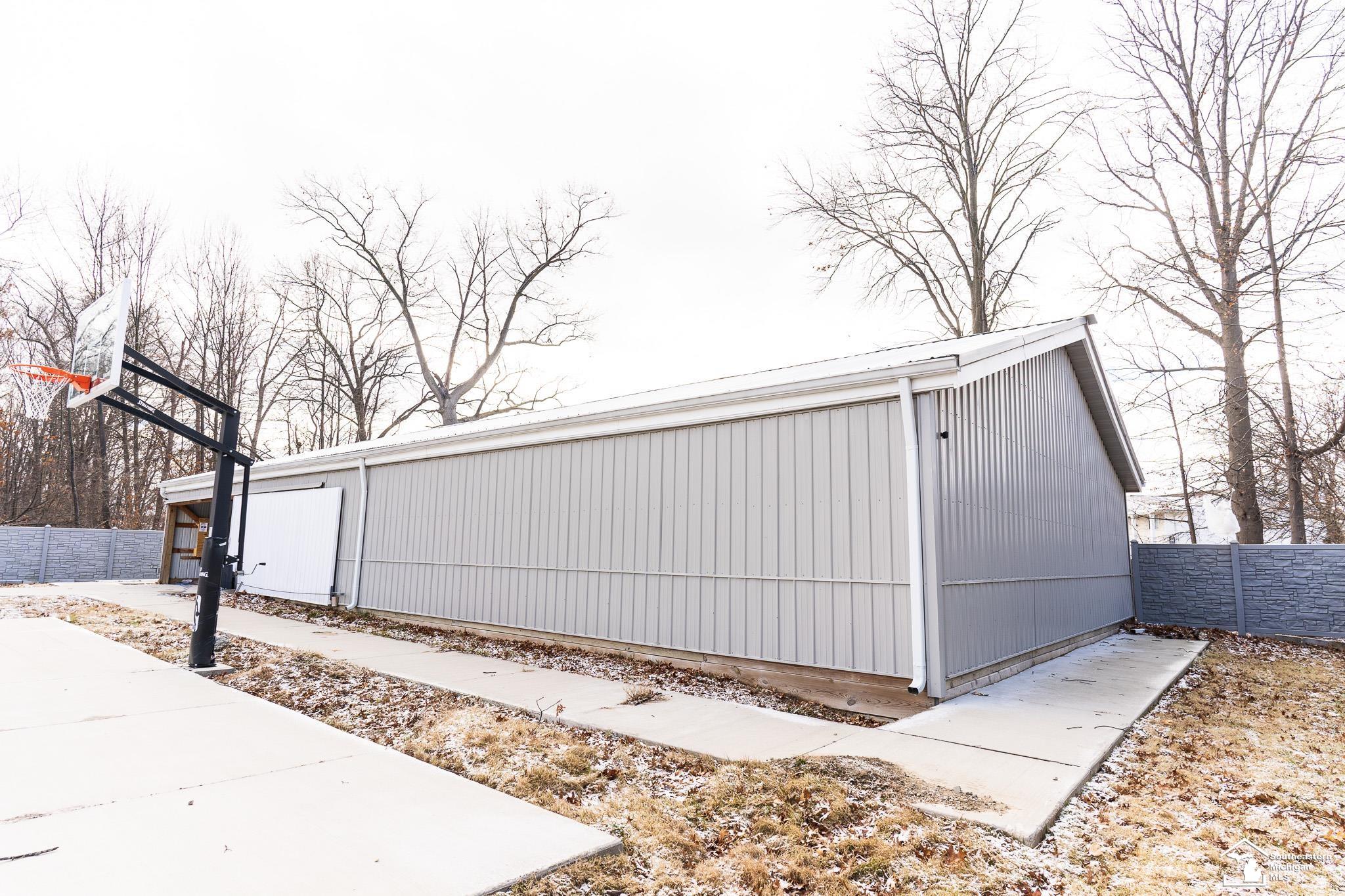 18338 Emit Road Riverview, MI 48193 - Photo 34 of 44 50101813-35.JPG