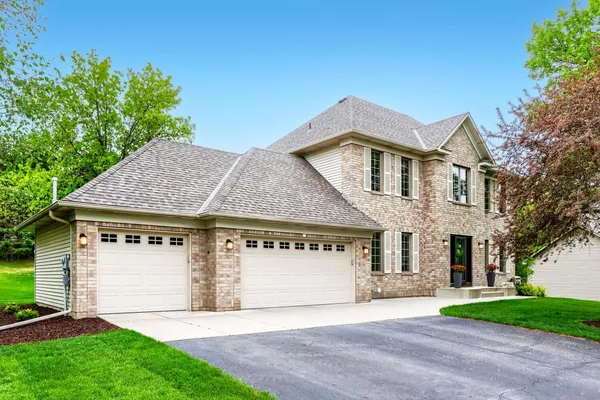 $724,999 | 2333 Stone Creek Lane West, Chanhassen, MN 55317