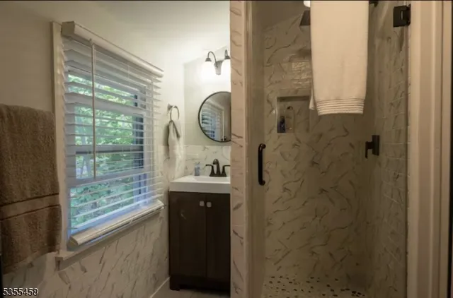 $675,000 | 14 Luchetti Way, Newton, NJ 07860