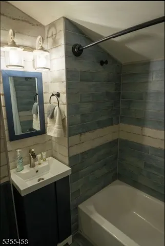 $675,000 | 14 Luchetti Way, Newton, NJ 07860