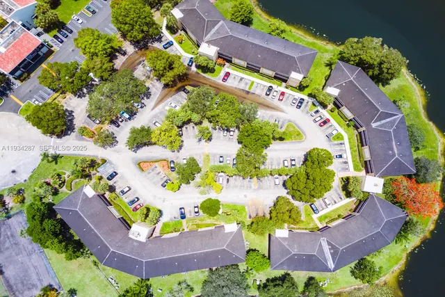 $1,925 | 9022 Northwest 28th Drive, Unit 2311, Coral Springs, FL 33065