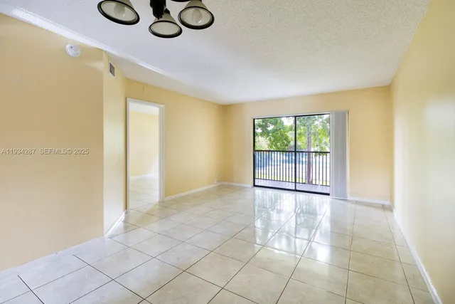 $1,925 | 9022 Northwest 28th Drive, Unit 2311, Coral Springs, FL 33065