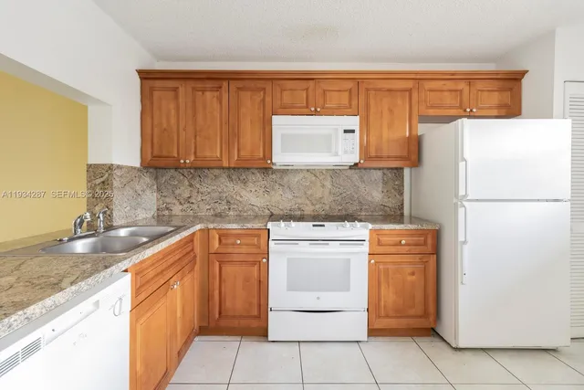 $1,925 | 9022 Northwest 28th Drive, Unit 2311, Coral Springs, FL 33065
