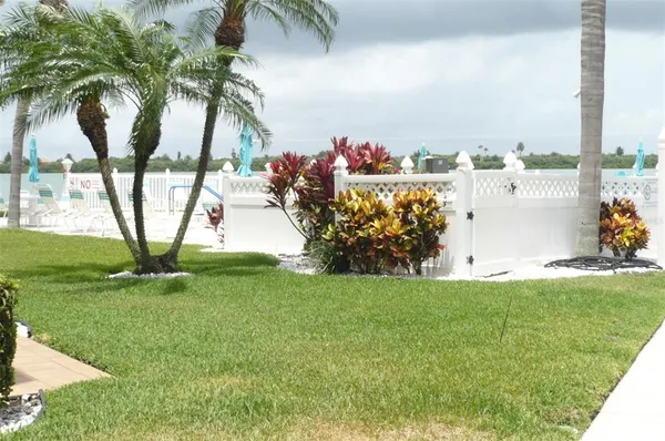 a view of a tennis court