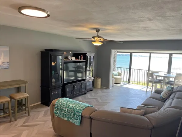 $3,800 | 895 South Gulfview Boulevard, Unit 203, Clearwater Beach, FL 33767