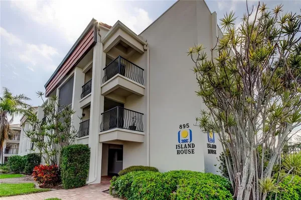 $3,800 | 895 South Gulfview Boulevard, Unit 203, Clearwater Beach, FL 33767