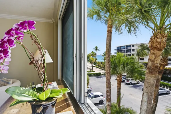 $1,380,000 | 170 North Ocean Boulevard, Unit 411, Palm Beach, FL 33480