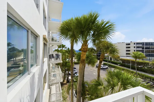 $1,380,000 | 170 North Ocean Boulevard, Unit 411, Palm Beach, FL 33480