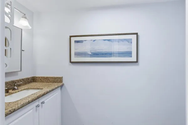 $1,380,000 | 170 North Ocean Boulevard, Unit 411, Palm Beach, FL 33480