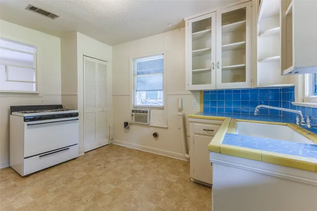 $1,500 | 1902 Pasadena Drive, Austin, TX 78757