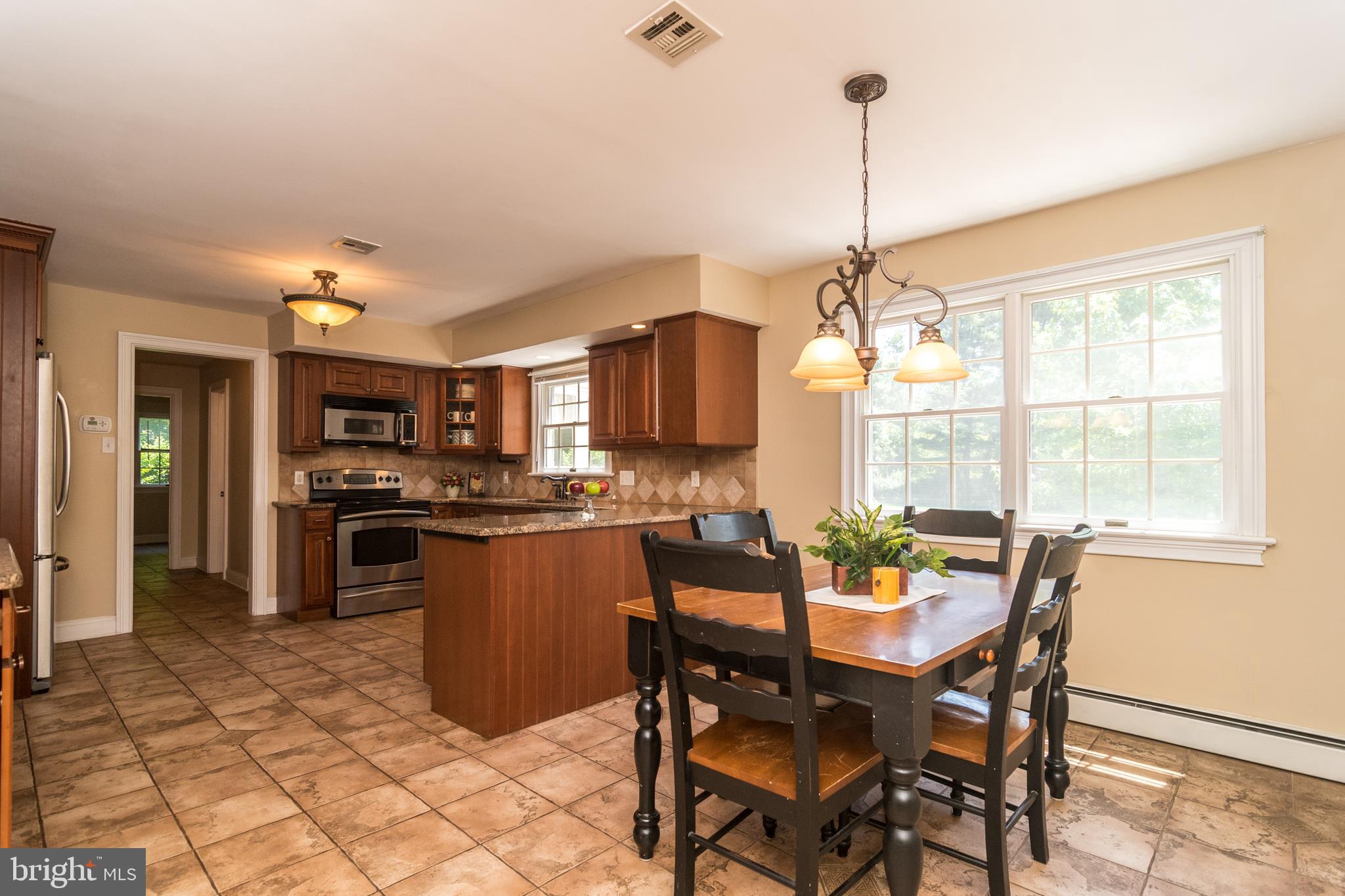 129 Pine Valley Road Doylestown, PA 18901 - Photo 5 of 21 Eat in kitchen
