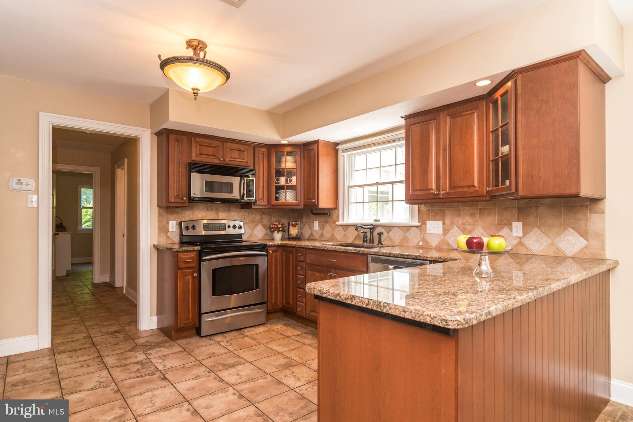 129 Pine Valley Road Doylestown, PA 18901 - Photo 7 of 21 Kitchen