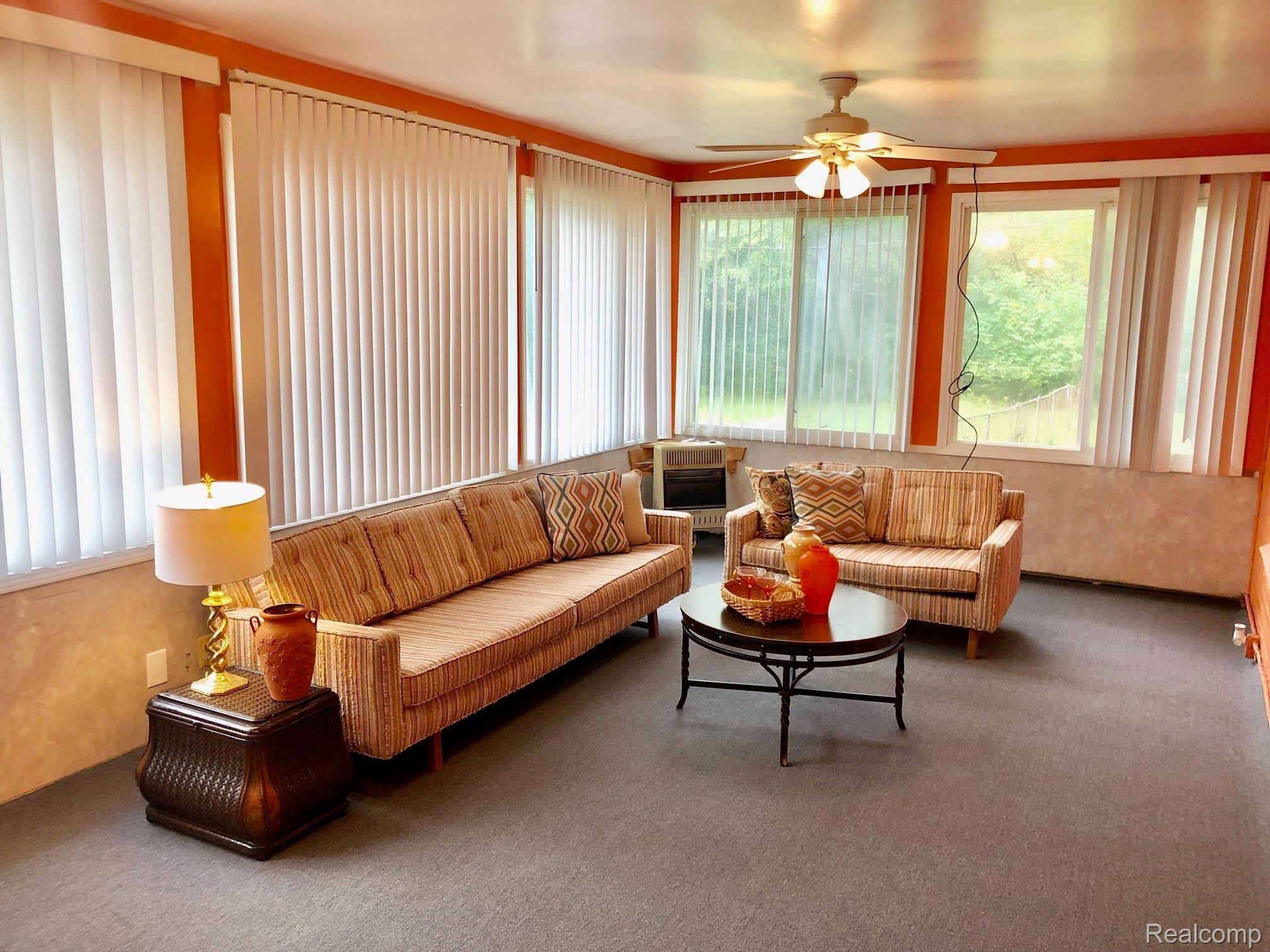 21517 Greenview Road Southfield, MI 48075 - Photo 19 of 32 IMG_0814.jpg