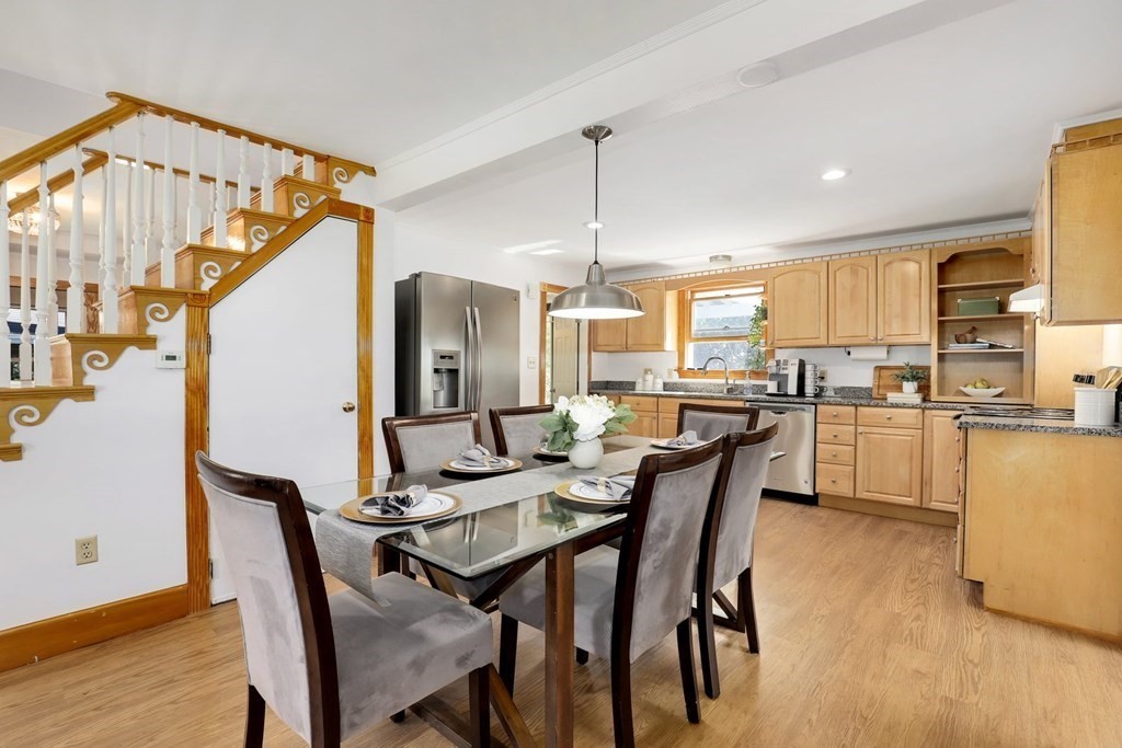 202 Van Norden Road Reading, MA 01867 - Photo 3 of 39 Gallery Image 3