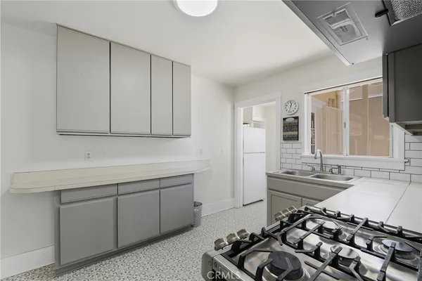 $1,495,000 | 732 St Louis Avenue, Long Beach, CA 90804