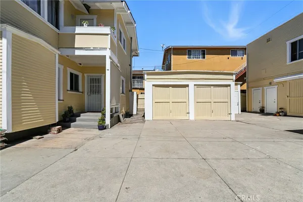 $1,495,000 | 732 St Louis Avenue, Long Beach, CA 90804