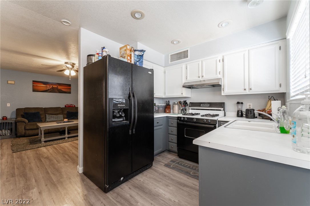 8012 Cimarron Ridge Drive, Unit 101 Las Vegas, NV 89128 - Photo 8 of 22
