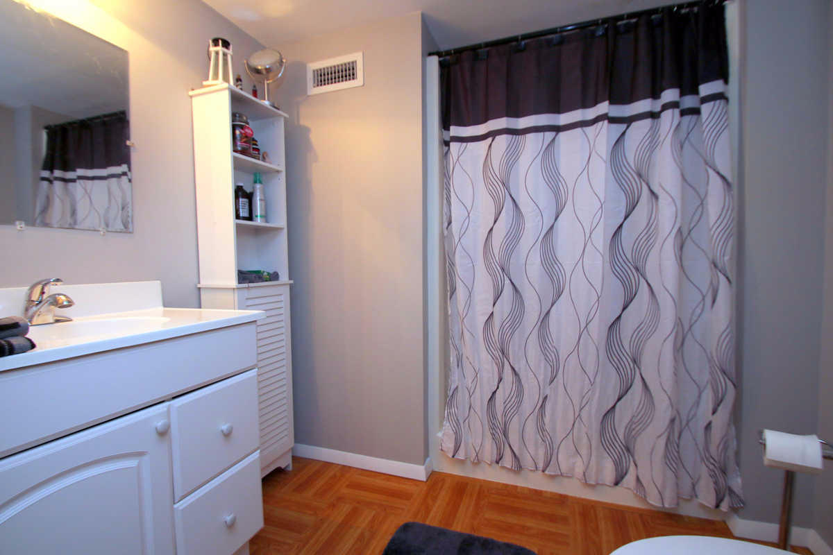 1005 Morrell Road Knoxville, TN 37919 - Photo 20 of 30 Second Bathroom