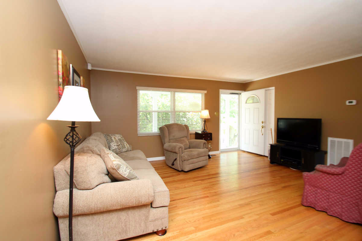 1005 Morrell Road Knoxville, TN 37919 - Photo 3 of 30 Beautiful Hardwood Floors