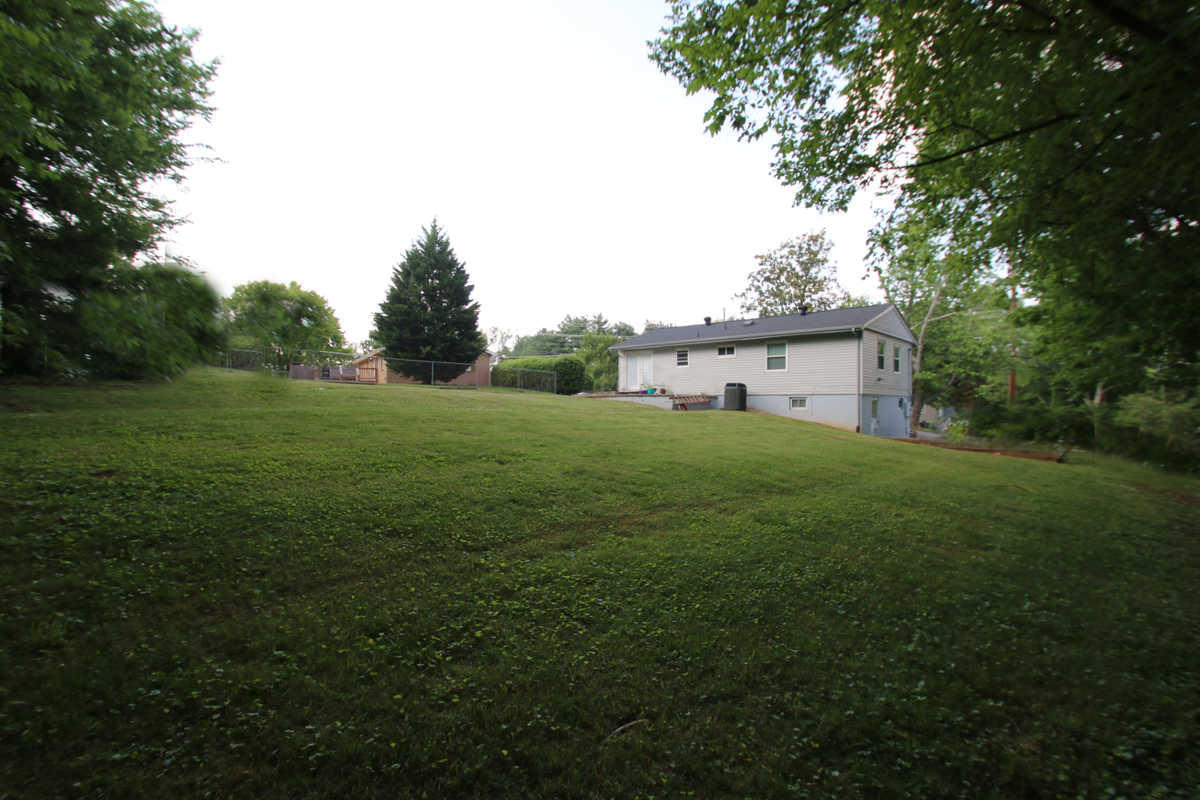 1005 Morrell Road Knoxville, TN 37919 - Photo 27 of 30 Wonderful Backyard