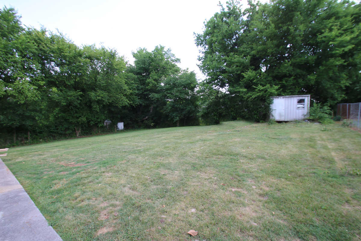 1005 Morrell Road Knoxville, TN 37919 - Photo 29 of 30 Privacy in the City