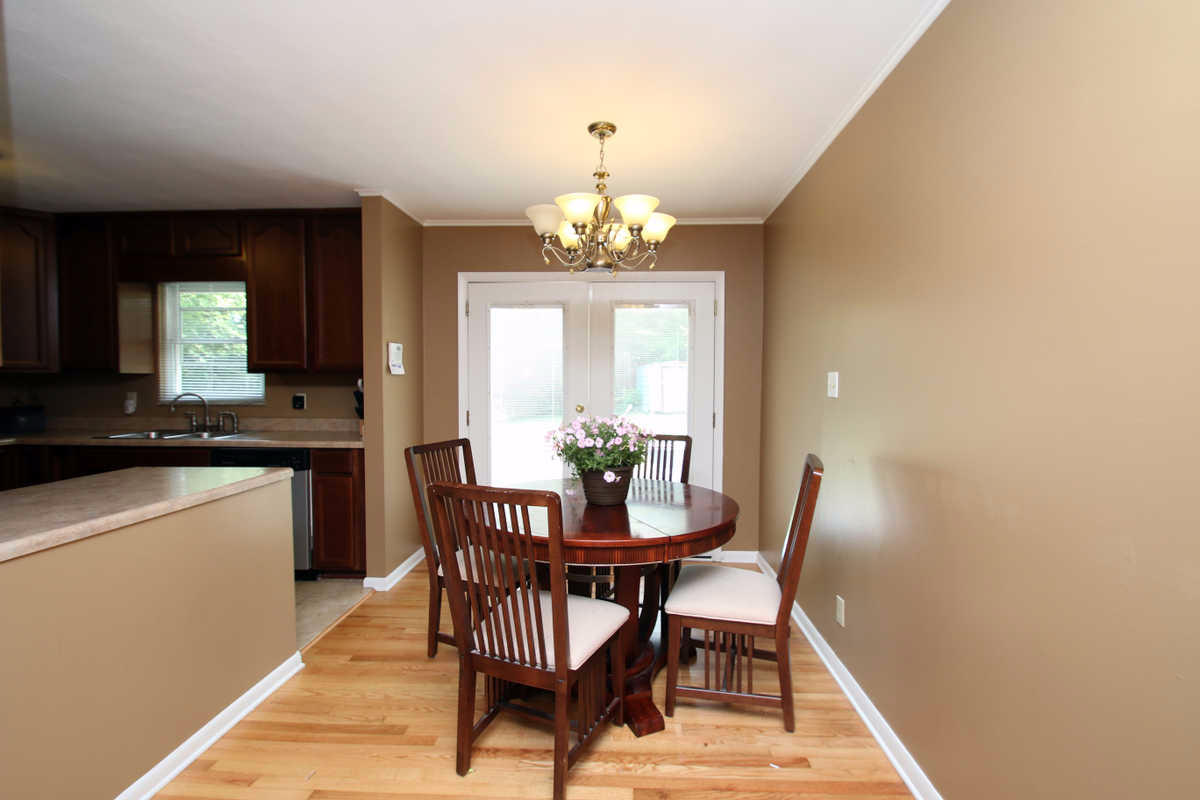 1005 Morrell Road Knoxville, TN 37919 - Photo 5 of 30 Bright Dining Room
