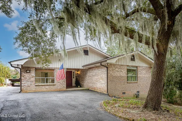 $875,000 | 416 Jackson Avenue, Ocean Springs, MS 39564