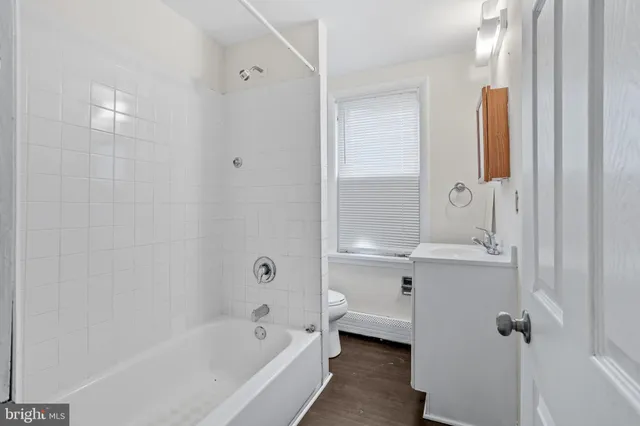 $1,949 | 312 York Street, Burlington, NJ 08016