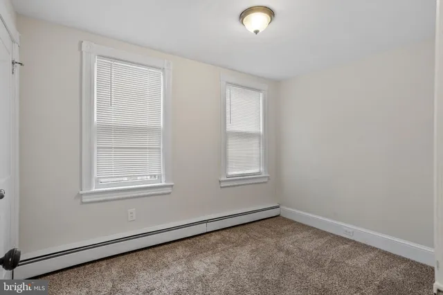 $2,049 | 312 York Street, Burlington, NJ 08016