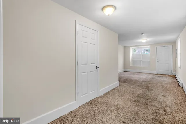 $2,049 | 312 York Street, Burlington, NJ 08016