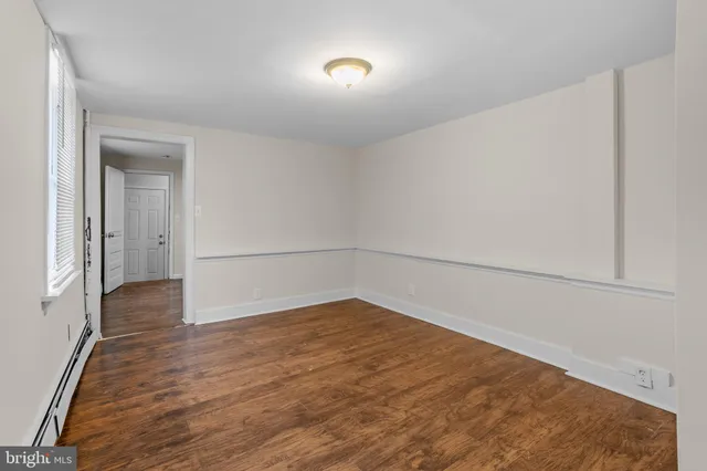 $2,049 | 312 York Street, Burlington, NJ 08016