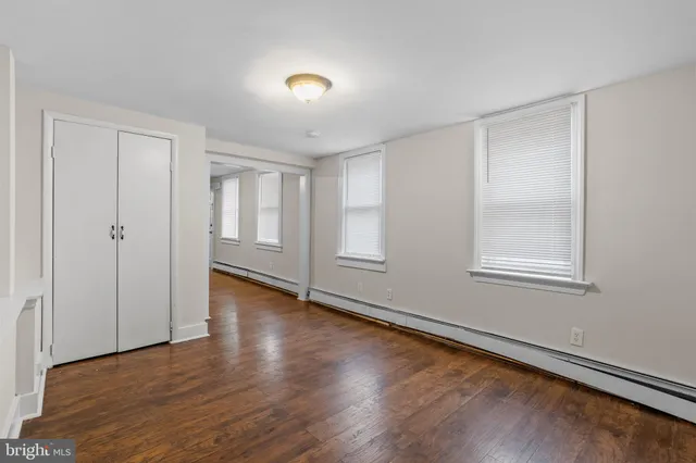 $1,949 | 312 York Street, Burlington, NJ 08016