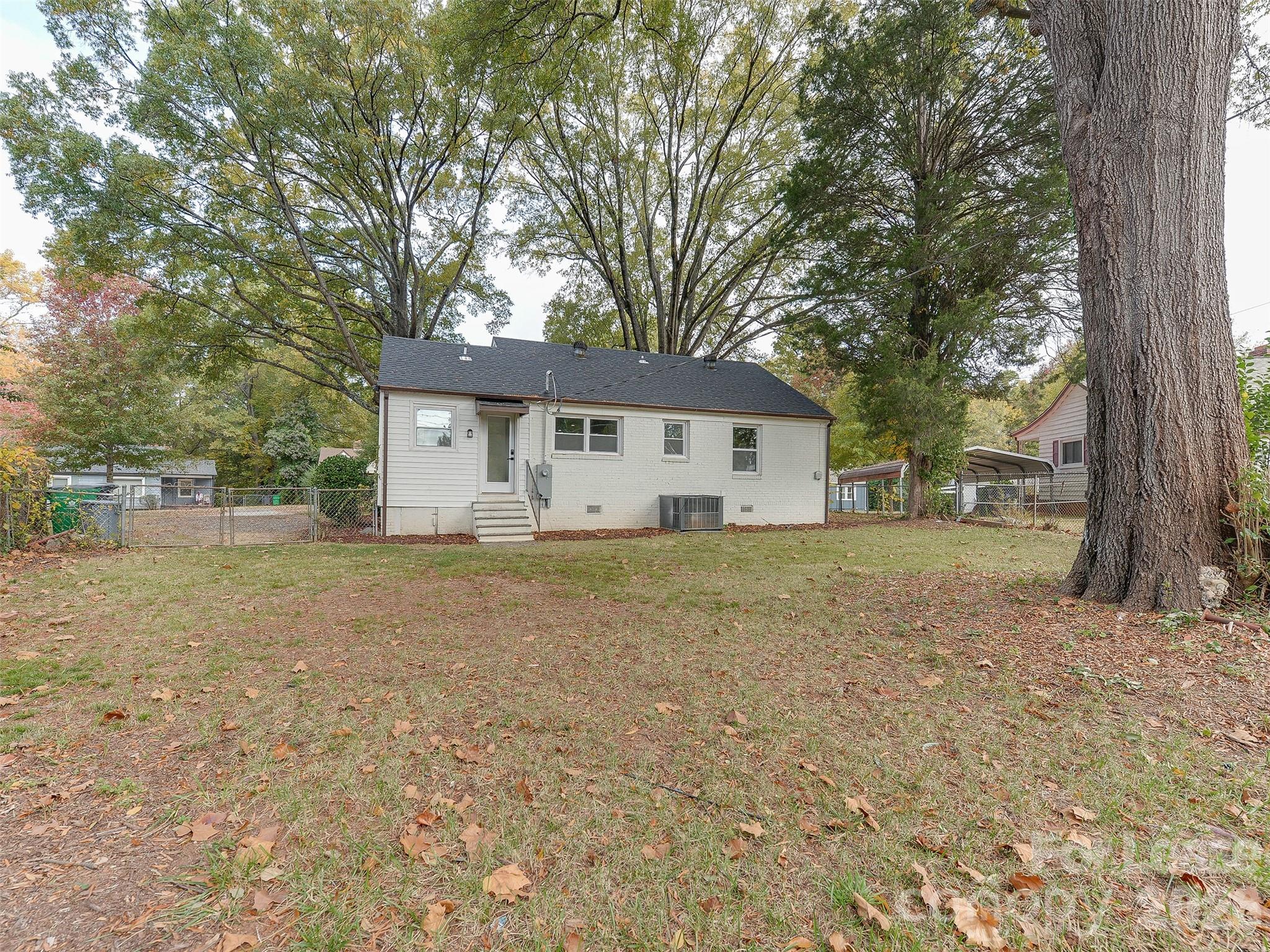 2721 Mayflower Road Charlotte, NC 28208 - Photo 39 of 42