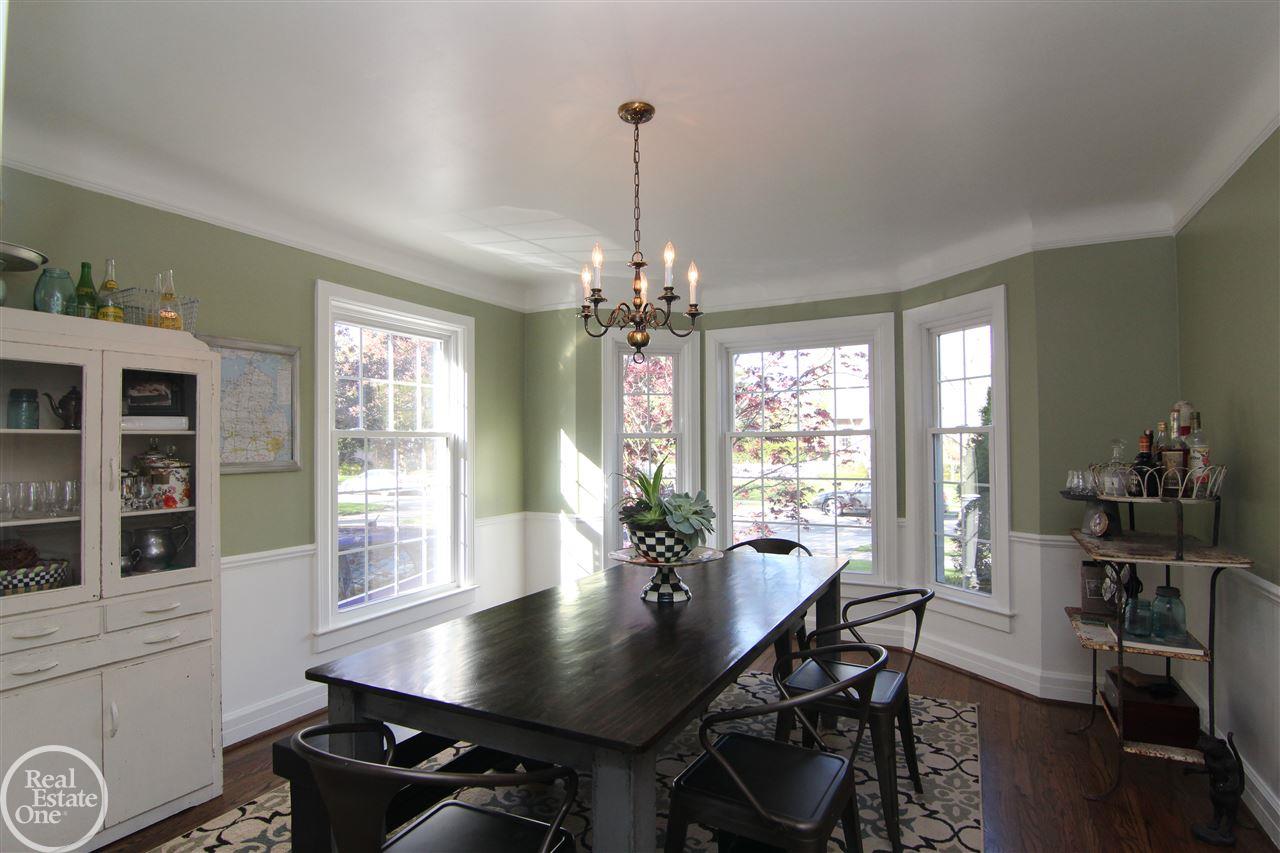 807 Fisher Road Grosse Pointe, MI 48230 - Photo 10 of 39 31379675-9.JPG
