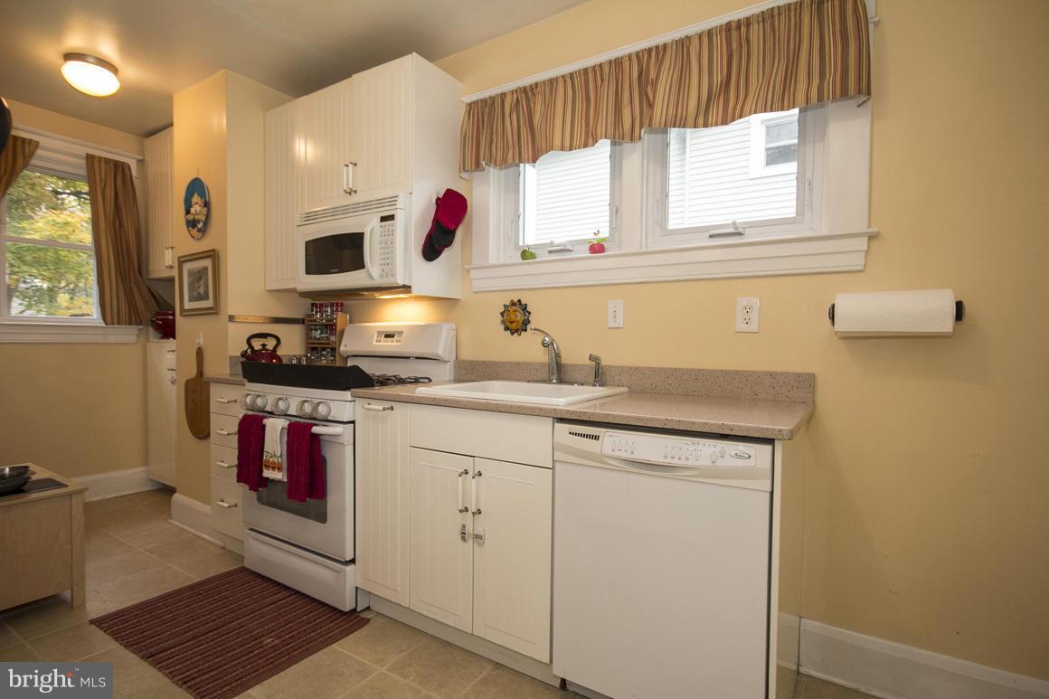 6005 Sycamore Road Baltimore, MD 21212 - Photo 14 of 29 Kitchen