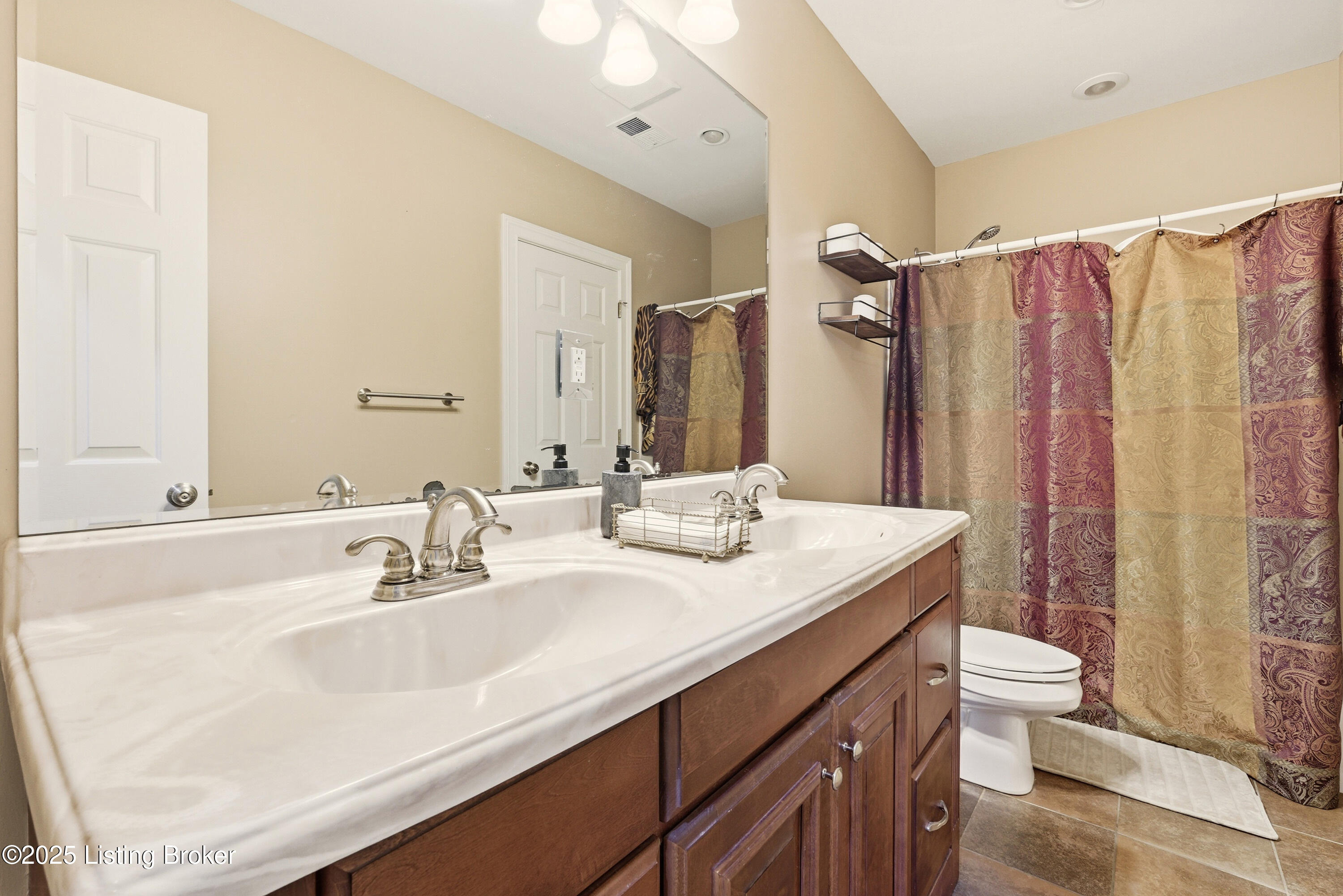 12623 Ridgemoor Drive Prospect, KY 40059 - Photo 42 of 50 Full bathroom